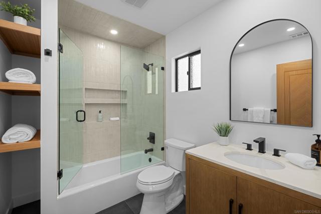 434 436 Bonair St, La Jolla CA: https://media.crmls.org/mediaz/93148281-2088-4516-a2eb-4d538245dbaf.jpg