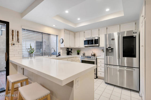 8235 Mason Avenue, Winnetka CA: https://media.crmls.org/mediaz/9314cfc5-614e-4074-b3be-a77dbdd8f2ce.jpg