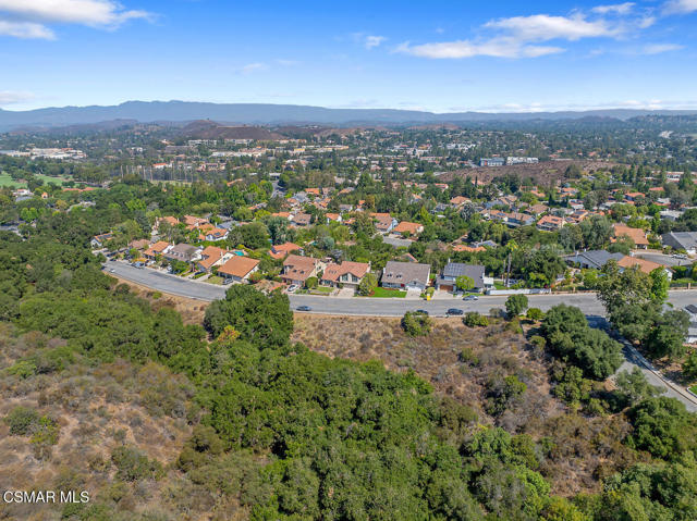139 Los Padres Drive, Westlake Village CA: https://media.crmls.org/mediaz/93157893-e98e-4ac3-96c6-9c9b29bb33c3.jpg