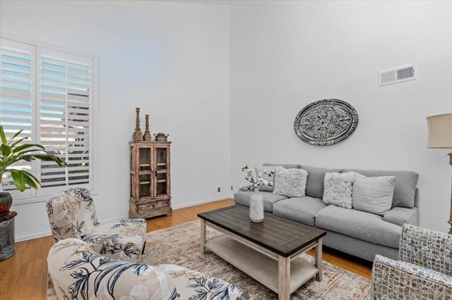 2208 Terracewood Ln, Escondido CA: https://media.crmls.org/mediaz/9315c679-72e5-45a6-9501-abf1a8782964.jpg