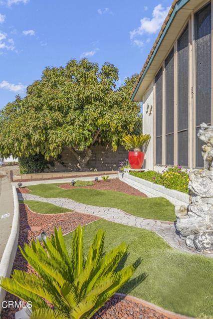 Detail Gallery Image 7 of 69 For 36 Poinsettia Gardens Dr, Ventura,  CA 93004 - 2 Beds | 2 Baths