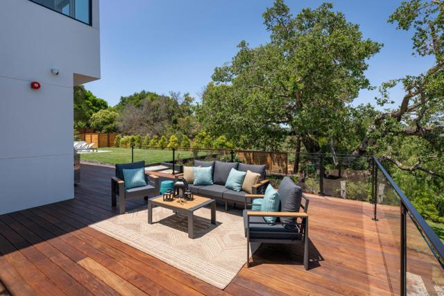 3964 Jefferson Avenue, Redwood City CA: https://media.crmls.org/mediaz/9316c987-432f-4e69-876c-9929297eefec.jpg