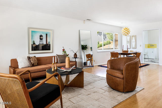 Detail Gallery Image 9 of 29 For 3663 Roderick Rd, Los Angeles,  CA 90065 - 3 Beds | 2 Baths