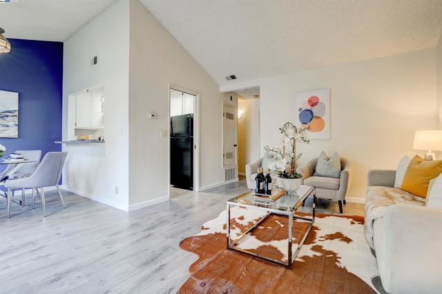 Image 3 of 50 For 6047 Joaquin Murieta Ave  F