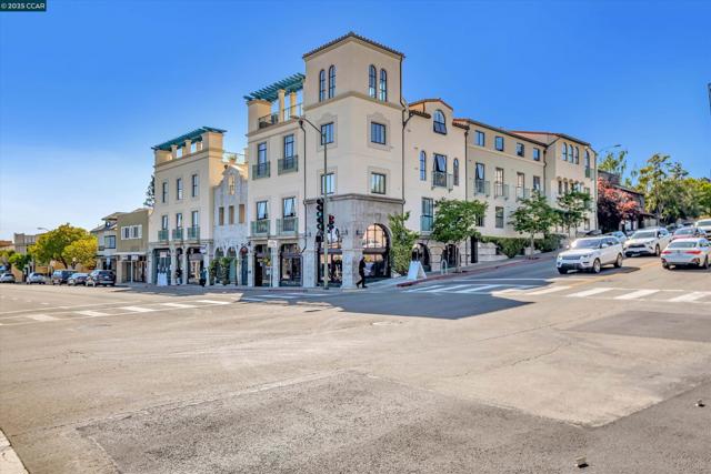 4395 Piedmont Ave, Oakland CA: https://media.crmls.org/mediaz/9317f84a-ae7e-45ca-b9f3-5ef1135996fd.jpg