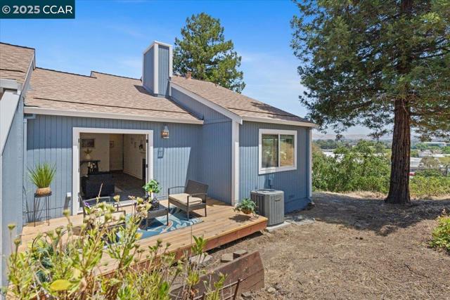 491 Camelback Rd, Pleasant Hill CA: https://media.crmls.org/mediaz/93181072-873f-45b1-9bbc-b6a24cdd9058.jpg