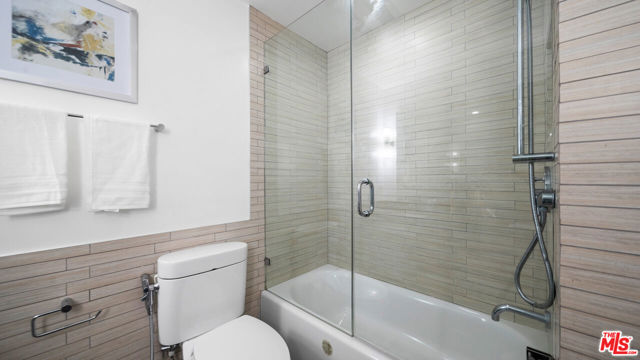 1818 Thayer Avenue, Los Angeles CA: https://media.crmls.org/mediaz/93189554-9713-4ada-ab8a-0165ea061983.jpg