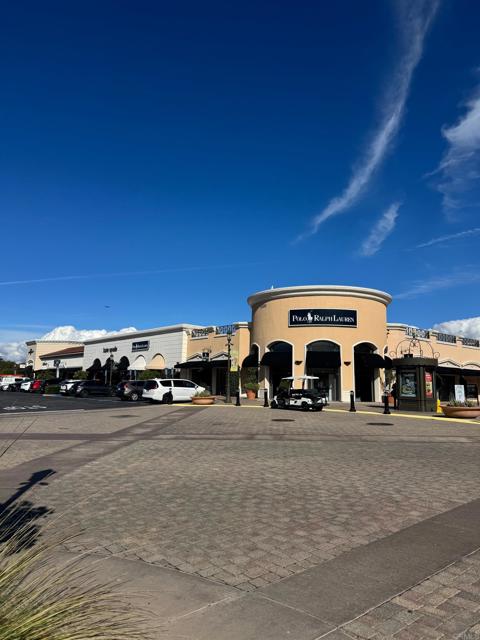 3190 Falcon Drive, Carlsbad CA: https://media.crmls.org/mediaz/93194592-0cf5-4ef6-b649-7ee8b9acc2b3.jpg