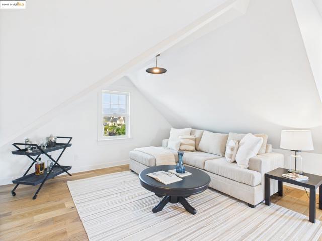 2602 Adeline St, Oakland CA: https://media.crmls.org/mediaz/93197120-d9cc-45ef-967b-1f4870ef8ef8.jpg