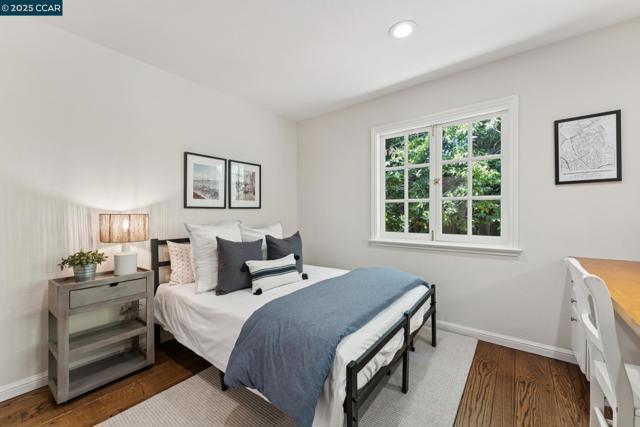 645 Los Palos Dr, Lafayette CA: https://media.crmls.org/mediaz/93197c40-d890-423f-a431-cacf59a64f7e.jpg