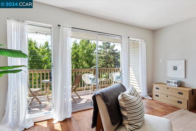 Image 15 of 33 For 122 Ascot Court  C