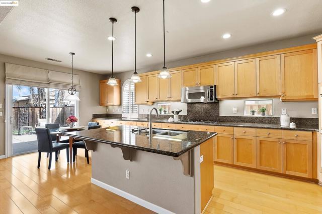 5282 Fern Ridge Cir, Discovery Bay CA: https://media.crmls.org/mediaz/931a6a18-d25a-4f8b-8e5e-e6391aaa76f0.jpg