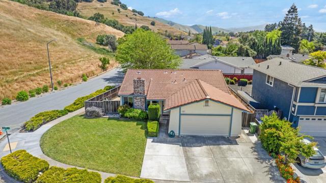 93 Barnes Lane, Fremont CA: https://media.crmls.org/mediaz/931afa9f-ce3e-4d07-831d-5445611b89df.jpg