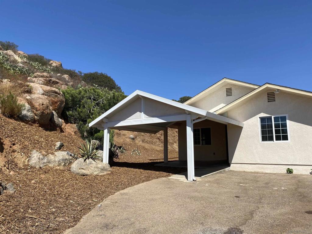 15648 Broad Oaks Rd, El Cajon, CA 92021