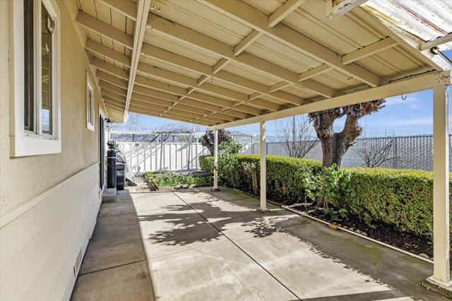 7381 Furlong Avenue, Gilroy CA: https://media.crmls.org/mediaz/931b14ea-13a1-44e5-bb7a-0403ae2f6210.jpg
