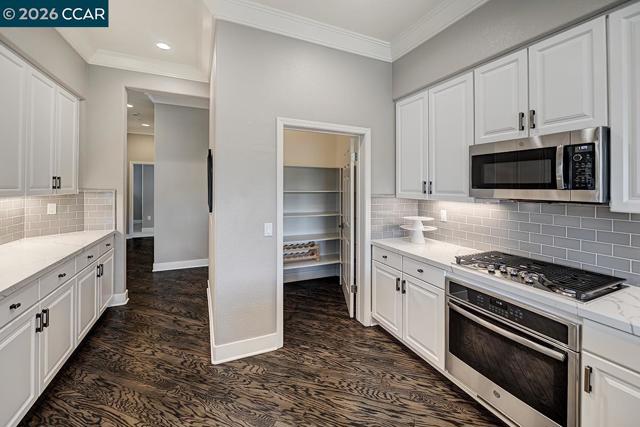 Image 5 of 59 For 539 High Eagle Ct