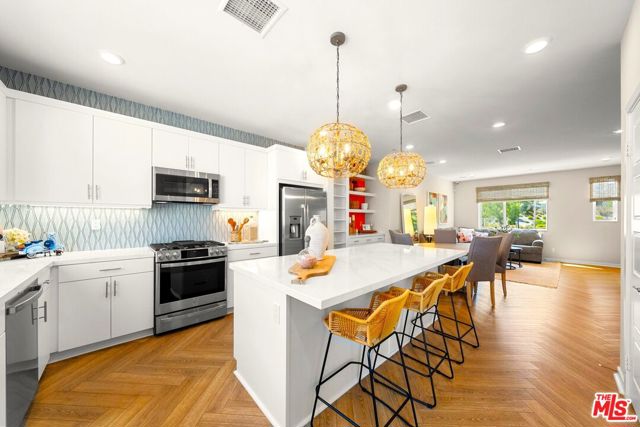 27056 Tanager Lane, Valencia CA: https://media.crmls.org/mediaz/931be42f-e2c6-4a0d-9d3e-2f82b7c23261.jpg