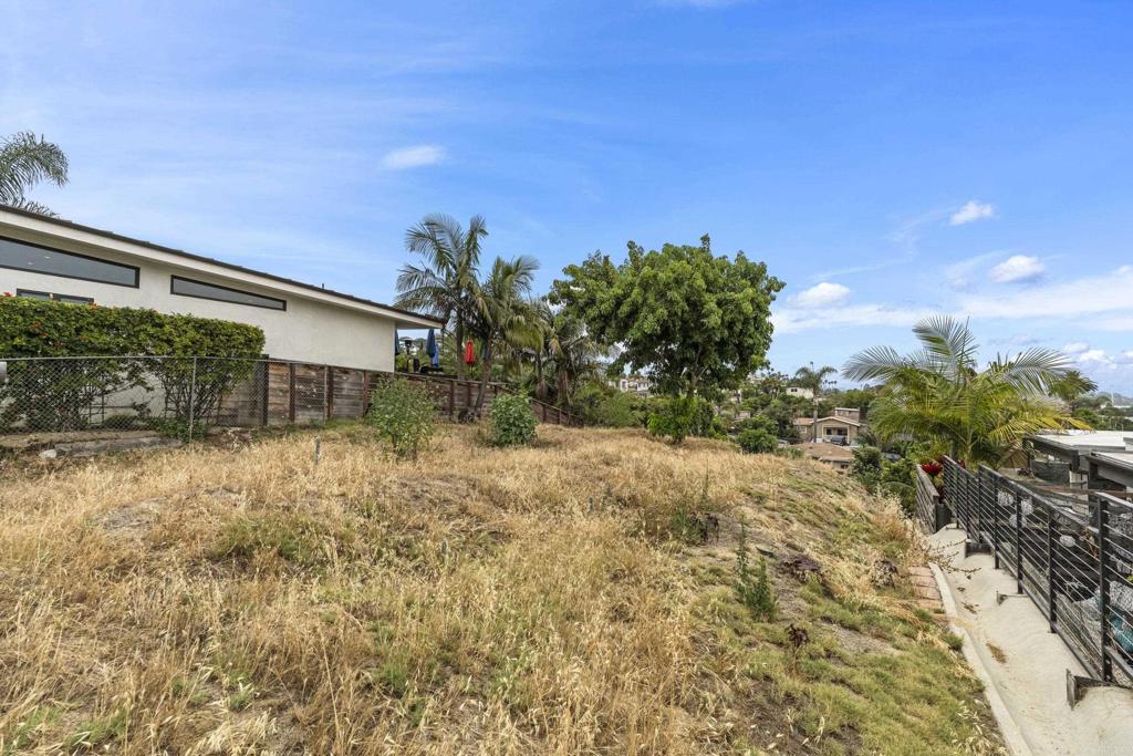 817 Juanita Street - photo 17