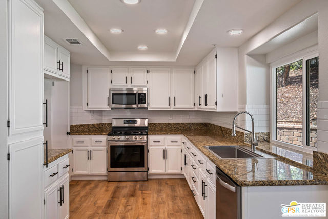 29136 Stonegate Lane, Highland CA: https://media.crmls.org/mediaz/931c1c1b-a0eb-49f2-be10-2e5ac88b4e03.jpg