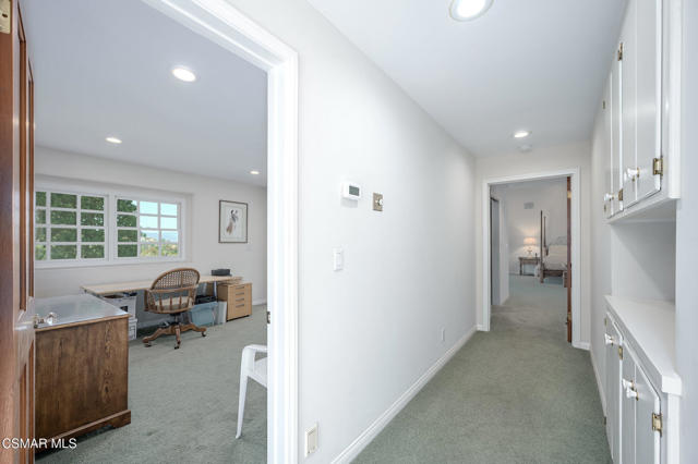 22101 Mulholland Drive, Woodland Hills CA: https://media.crmls.org/mediaz/931c74d3-7c38-495c-8daa-e5510ce83de2.jpg