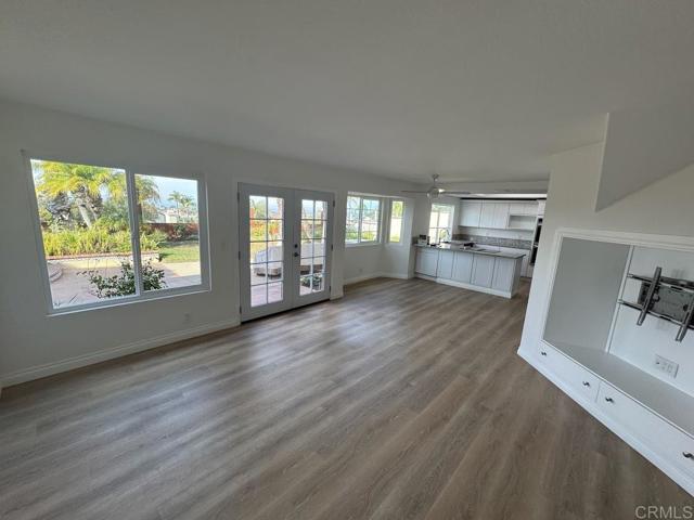 1518 Bella Vista, Encinitas CA: https://media.crmls.org/mediaz/931c9784-858e-452c-bdfb-332ec1d91432.jpg