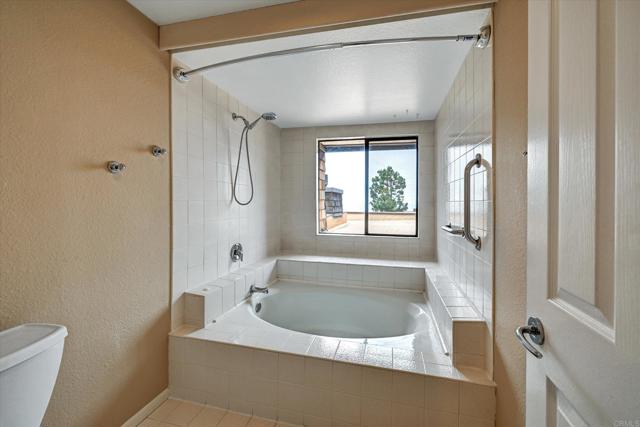Detail Gallery Image 17 of 45 For 13092 Caminito Del Rocio, Del Mar,  CA 92014 - 2 Beds | 2 Baths