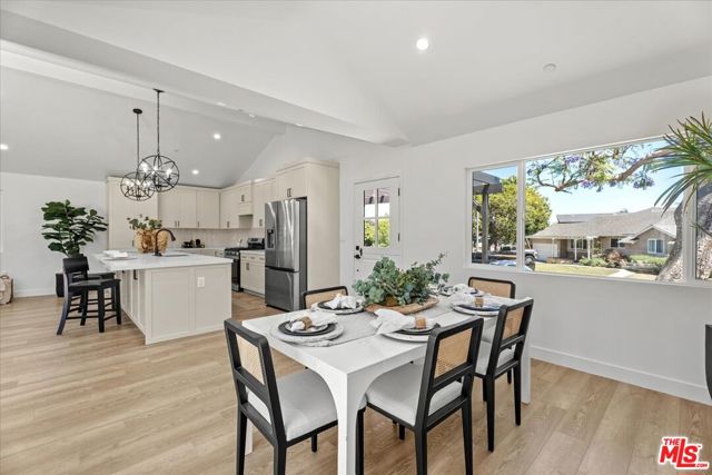 7901 Winsford Avenue, Los Angeles CA: https://media.crmls.org/mediaz/931e19f1-01e9-4df1-be50-45620714ef99.jpg