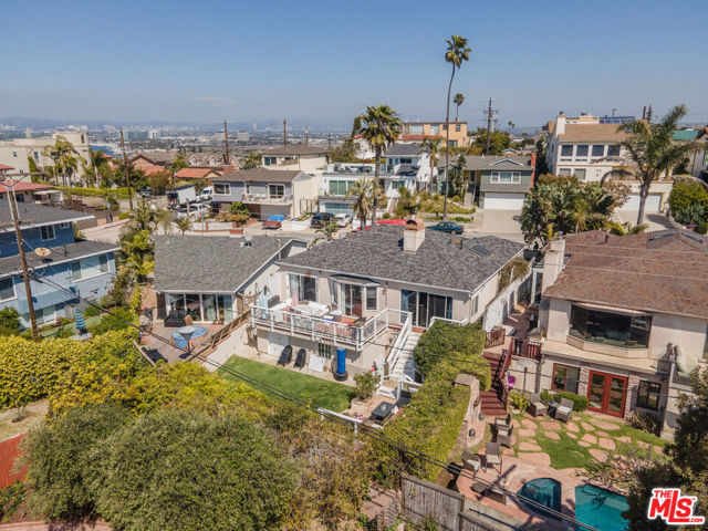 7009 RINDGE Avenue, Playa del Rey CA: https://media.crmls.org/mediaz/931e2478-7838-4cf7-8713-fc541a94f456.jpg