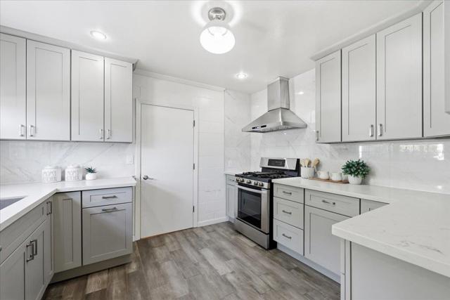 1019 Riverton Drive, San Carlos CA: https://media.crmls.org/mediaz/931e7255-3a5d-4511-a26e-84e7386dac01.jpg