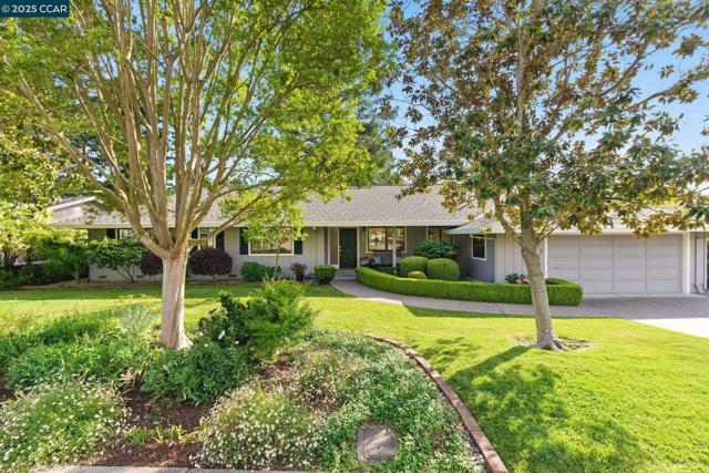 154 Selborne Way, Moraga CA: https://media.crmls.org/mediaz/9320382b-13f7-4bbd-8ec2-216765b6ed3a.jpg