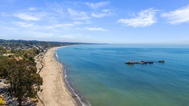 674 Clubhouse Drive, Aptos CA: https://media.crmls.org/mediaz/9322986d-84a1-42da-a94f-457bb64eec60.jpg