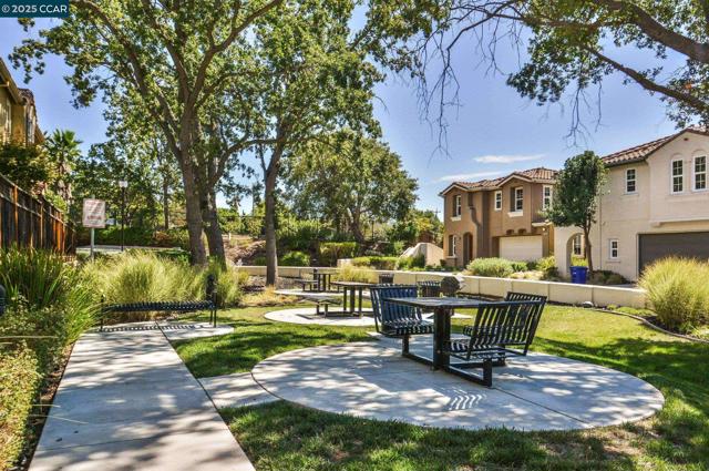 1503 Trailsside Circle, Concord CA: https://media.crmls.org/mediaz/9322b881-bea0-493f-b67c-5d26faedbbe8.jpg