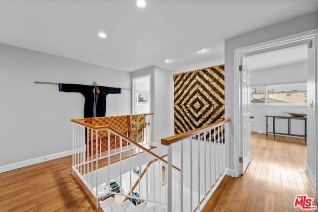 1225 Washington Avenue, Santa Monica CA: https://media.crmls.org/mediaz/932314eb-ae9d-4469-8209-e3dc6450fbc5.jpg