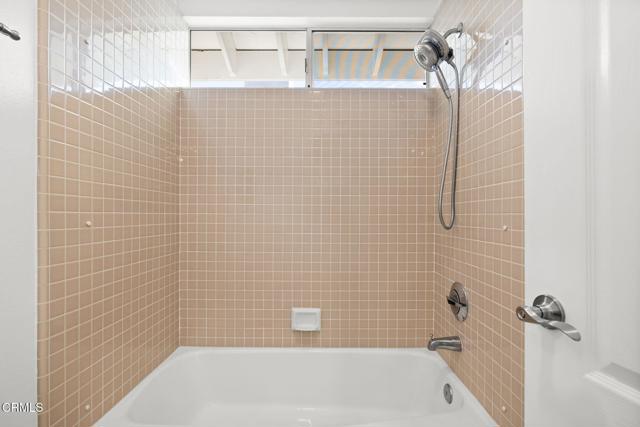 2106 Fox Den Court, Oxnard CA: https://media.crmls.org/mediaz/9323a070-bcb1-4888-a13c-9a82614546d6.jpg
