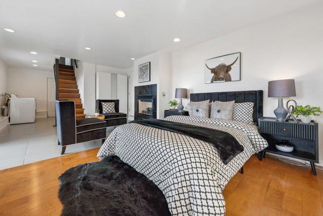 170 Beachview Avenue, Pacifica CA: https://media.crmls.org/mediaz/93243edb-329d-4350-baec-390294fd3db2.jpg