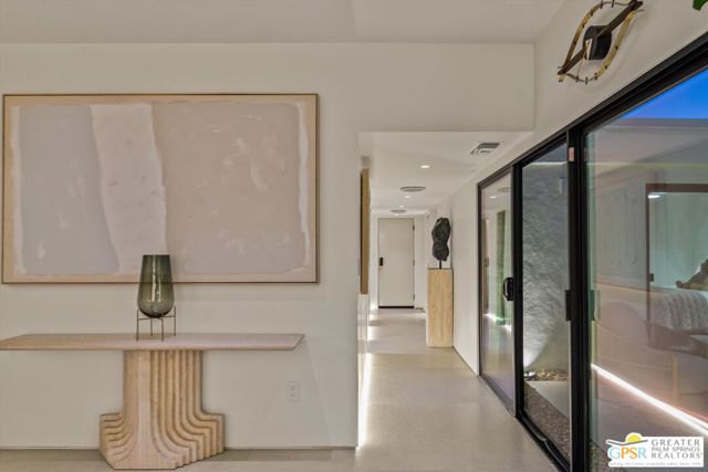 2264 Oakcrest Drive, Palm Springs, CA 92264