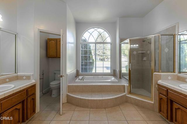 11224 Bright Water Way, Bakersfield CA: https://media.crmls.org/mediaz/9324c32c-898e-4b3a-a94d-d1a5896dc3c3.jpg