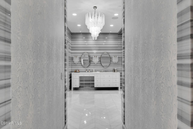 2259 Melford Court, Westlake Village CA: https://media.crmls.org/mediaz/9324f608-53af-435f-8067-4b5eff83f578.jpg