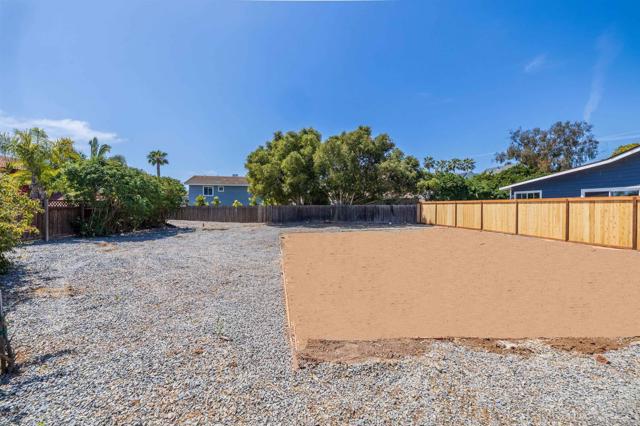 722 Piedras Oro Calle, Encinitas CA: https://media.crmls.org/mediaz/932527c8-d3ac-4ac8-bbbb-5bc47ae73558.jpg