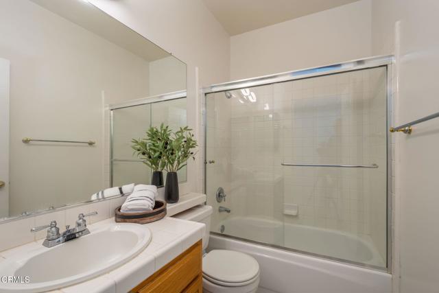 Detail Gallery Image 19 of 37 For 279 Camino Toluca, Camarillo,  CA 93010 - 3 Beds | 3 Baths