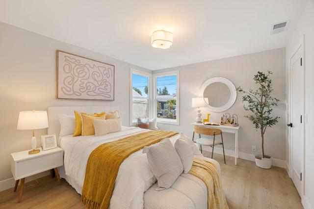 840 8th Avenue, Redwood City CA: https://media.crmls.org/mediaz/93269db7-bb18-4a13-8eb2-c8513565dce2.jpg