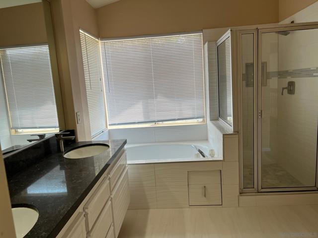 1370 Montego Ct, Vista CA: https://media.crmls.org/mediaz/9326be1a-0495-490a-8829-0f9343ce0e67.jpg