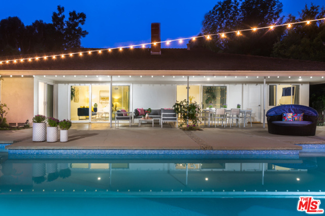 774 N KENTER Avenue, Los Angeles CA: https://media.crmls.org/mediaz/9326e92b-10e0-4e0d-867b-7cb71d07ad8d.jpg