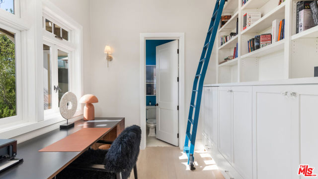 6815 Dume Drive, Malibu CA: https://media.crmls.org/mediaz/93271c78-dbf7-4971-893e-1bc6f866fa2f.jpg