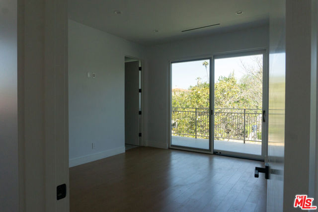 10360 Ilona Avenue, Los Angeles CA: https://media.crmls.org/mediaz/932804ea-3c69-4173-9680-64faae786fbe.jpg
