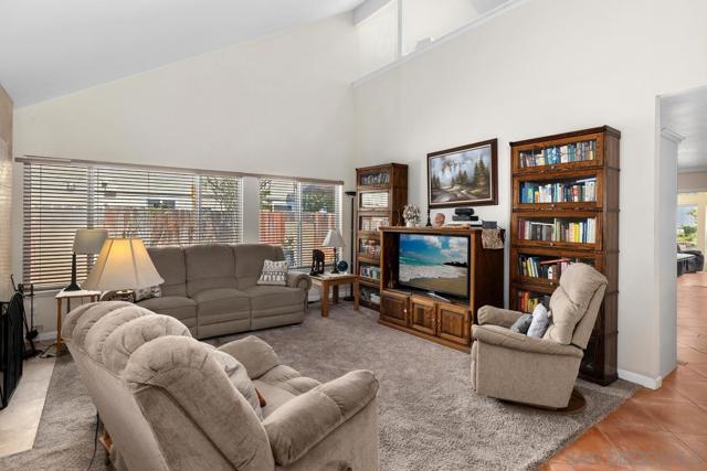 1387 Don Carlos Ct, Chula Vista CA: https://media.crmls.org/mediaz/93286681-9ab6-4667-95d1-f942a3c2dc03.jpg