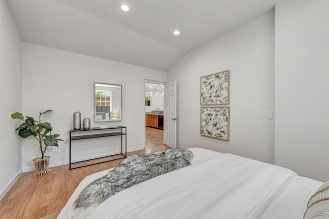 545 W Dana Street, Mountain View CA: https://media.crmls.org/mediaz/932873b7-6e6e-4e0f-9e11-6c25d5aa13fb.jpg