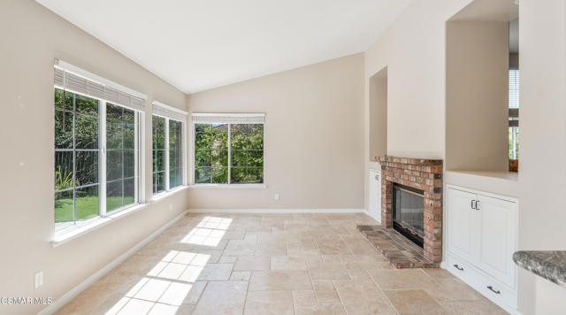 2210 Rutland Place, Thousand Oaks CA: https://media.crmls.org/mediaz/93287b53-b681-4501-ac7e-c2cf09fbed64.jpg