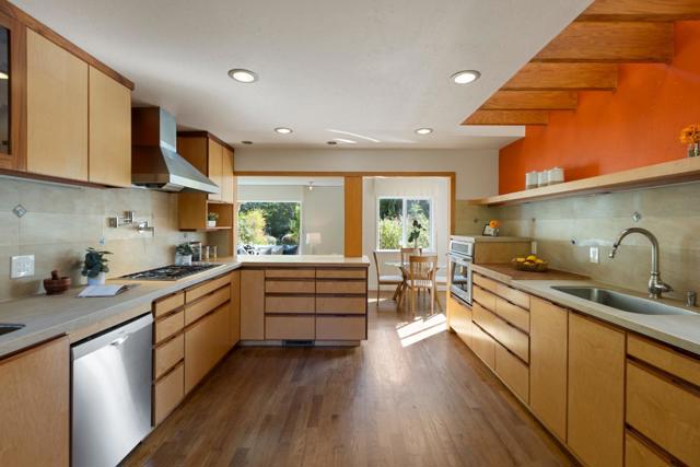 620 Olive Street, Menlo Park CA: https://media.crmls.org/mediaz/9328b76a-695f-4fcd-84c8-30b32f04d4da.jpg