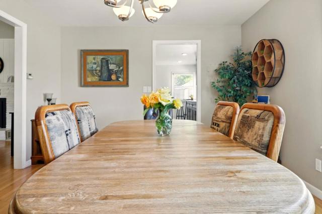 640 17th Avenue, Santa Cruz CA: https://media.crmls.org/mediaz/93293b63-5ec9-4914-8ab7-9f2f54e00e43.jpg